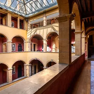 Otel Cour Des Loges Lyon, A Radisson Collection, Lyon