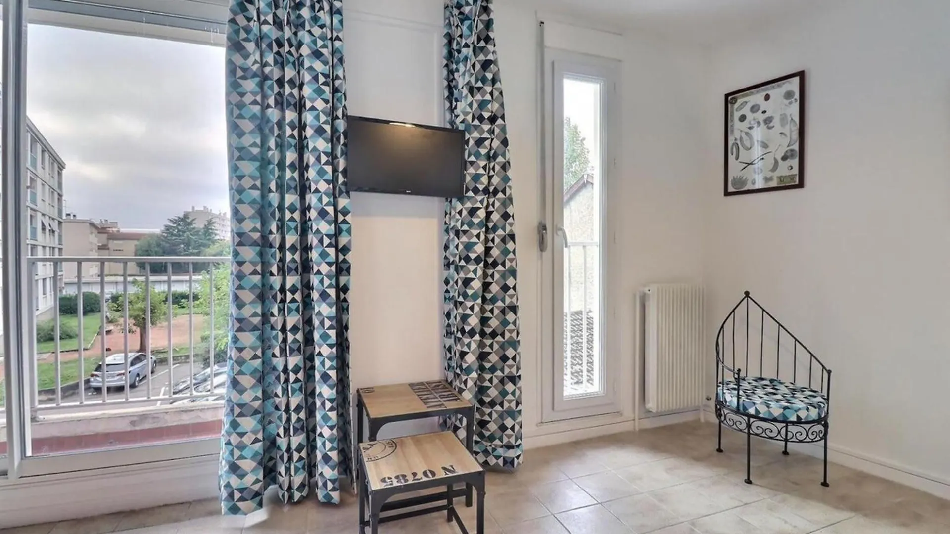 Le Lumiere - Bright Equipped Apartment - Lyon 8Th France